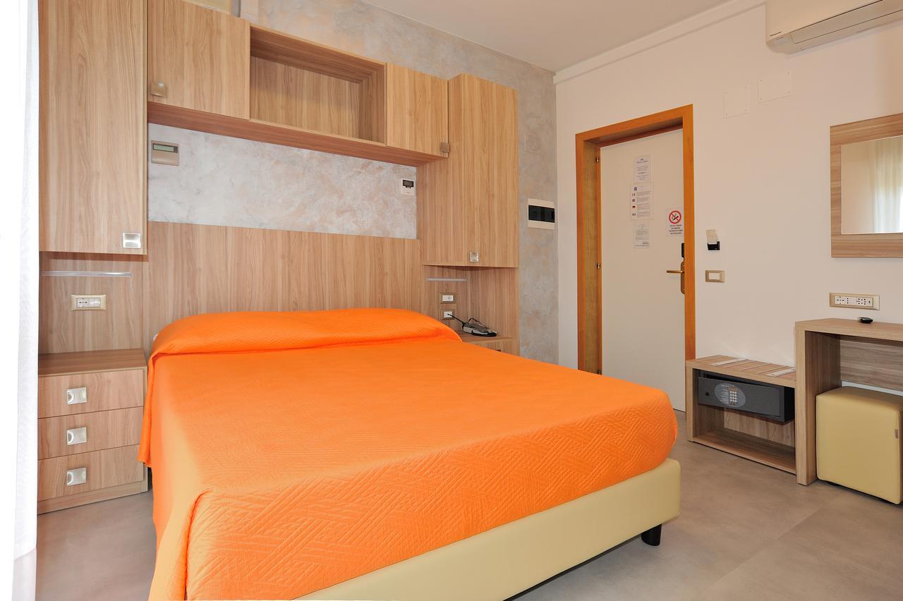 Hotel Lidia Alba Adriatica Luaran gambar