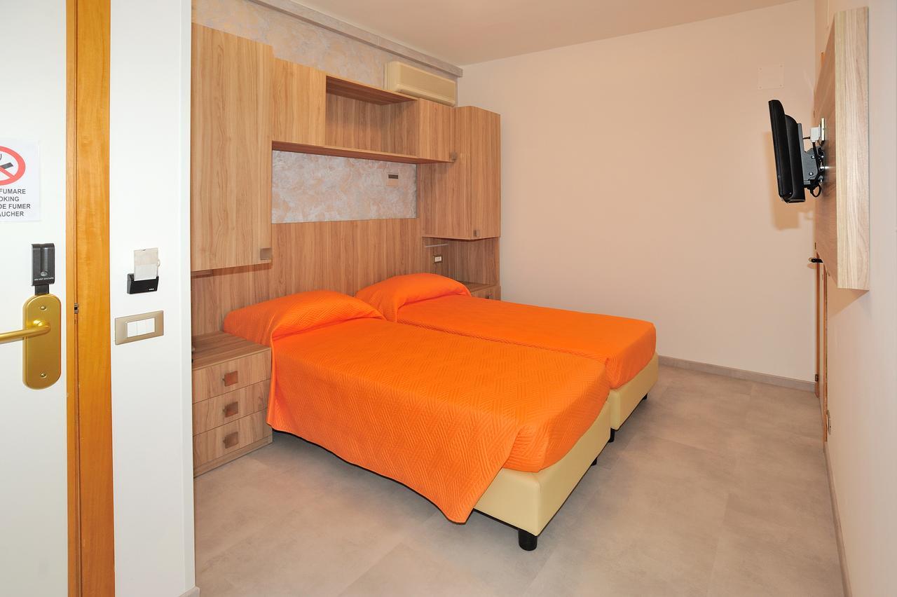 Hotel Lidia Alba Adriatica Luaran gambar